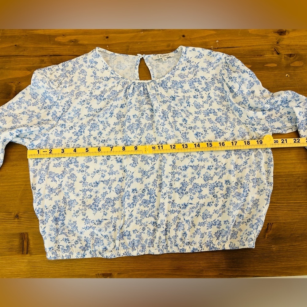 Z Supply Nylah Tropez Cottagecore Light Blue White Cropped Floral Top Size L - Picture 15 of 15
